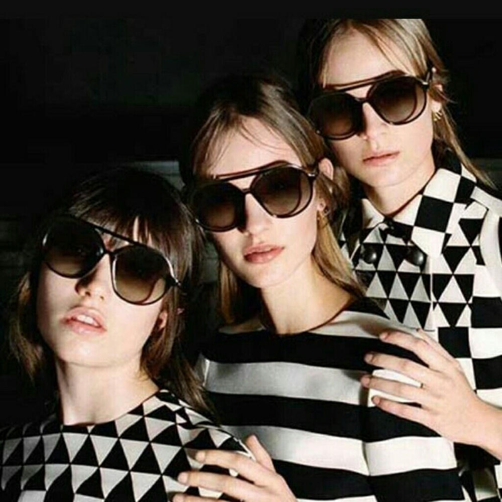 🎁 BLACK FRIDAY SALE 🎁Valentino Glam Walnut Sunglasses